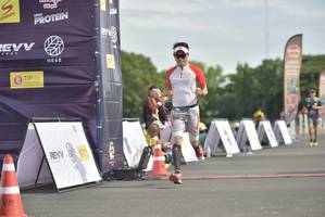 BIB: 961
                            <button type="button" onclick="openModal(4942862)" class="btn btn-primary btn-sm float-right btn-popup" data-toggle="modal" data-target=".modal-high-quality">
                        <i class="fas fa-shopping-cart"></i> Add to Cart
                    </button>
                                            <button type="button" onclick="isThisMe(4942862, true)" class="btn btn-success btn-sm float-right btn-popup btn-isme hidden" data-toggle="tooltip" data-placement="bottom" title="นี่คือรูปของคุณใช่ไหม คลิกที่นี่เพื่อเอาเข้าอัลบั้ม">
                        <i class="fas fa-plus"></i> Add to album
                    </button>
                    <button type="button" onclick="isThisMe(4942862, false)" class="btn btn-warning btn-sm float-right btn-popup btn-isnotme hidden">
                        <i class="fas fa-ban"></i> Remove from album
                    </button>